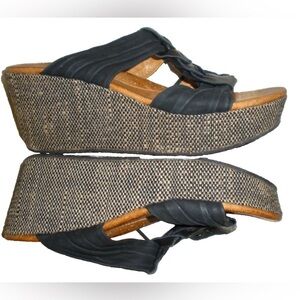 NAYA NEOLA black leather wedge slides